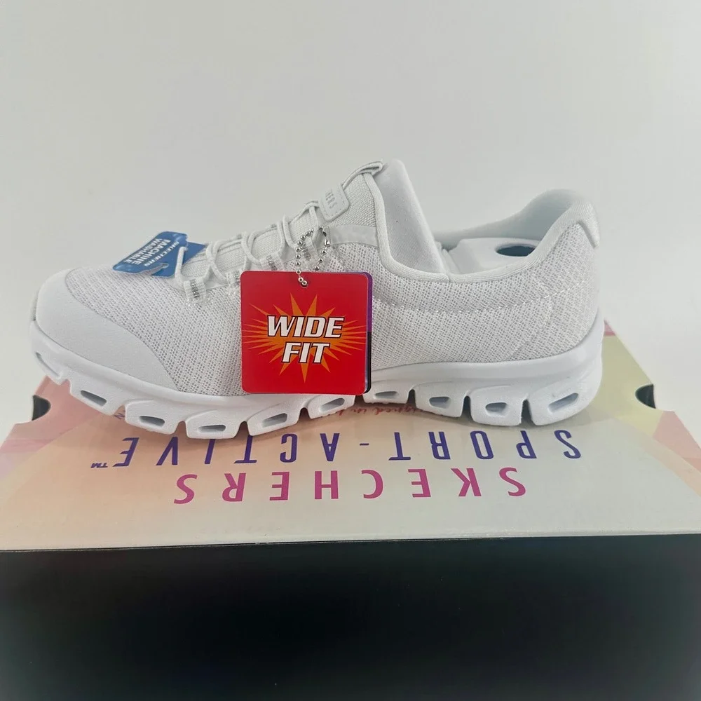 Skechers Glide-Step Resilience Womens 6.5 White Wide Fit Lightweight Sneaker NEW
